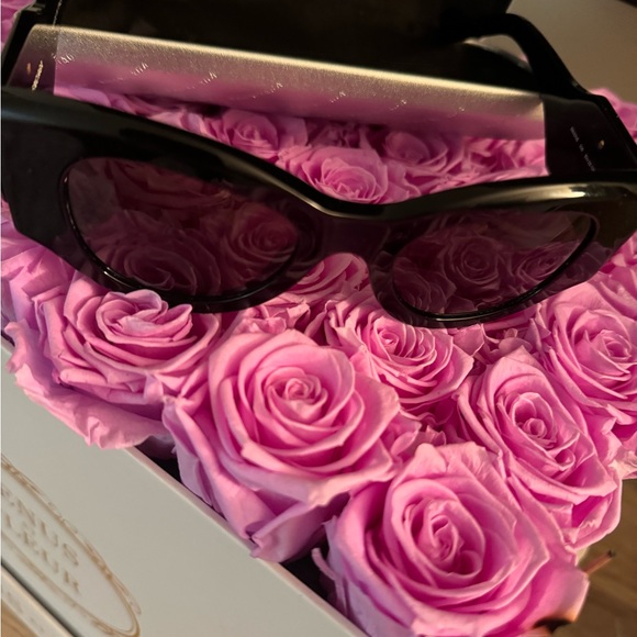 Authentic Balenciaga Women’s Sunglasses, Comes w/ case & dust cloth - Picture 1 of 14